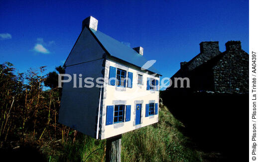 Boite aux lettres à Ouessant. - © Philip Plisson / Plisson La Trinité / AA04397 - Photo Galleries - Roof