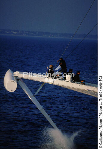 Equipage sur l'hydroptère version 1997. - © Guillaume Plisson / Plisson La Trinité / AA04503 - Photo Galleries - Crew member