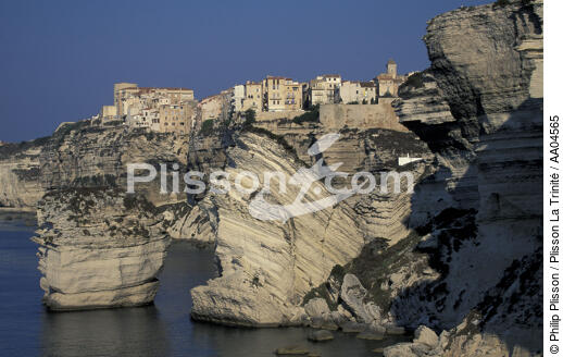 Village de Bonifacio. - © Philip Plisson / Plisson La Trinité / AA04565 - Nos reportages photos - Ville [Corse]
