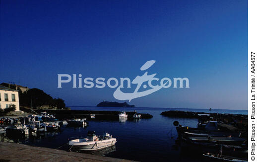 Port de Barcaggio. - © Philip Plisson / Plisson La Trinité / AA04577 - Nos reportages photos - Port