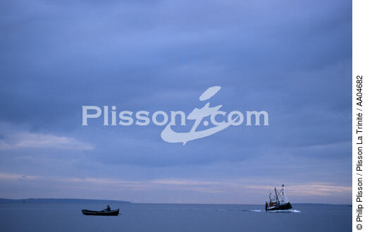 Connemara. - © Philip Plisson / Plisson La Trinité / AA04682 - Photo Galleries - Backlit