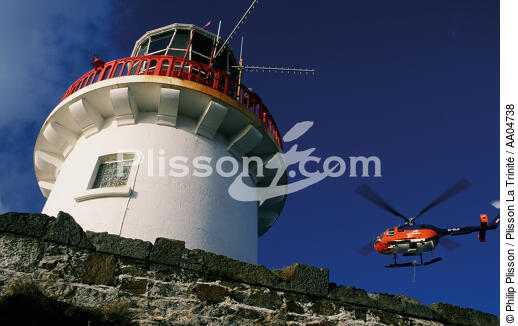 Black Rock Mayo, phare irlandais. - © Philip Plisson / Plisson La Trinité / AA04738 - Nos reportages photos - Ciel bleu