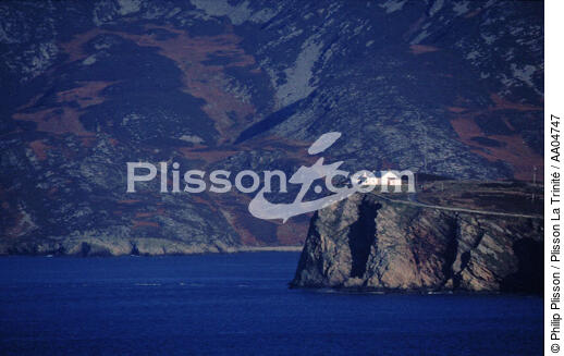 Le phare de Dunree Fort en Irlande. - © Philip Plisson / Plisson La Trinité / AA04747 - Nos reportages photos - Irlande, l'île verte