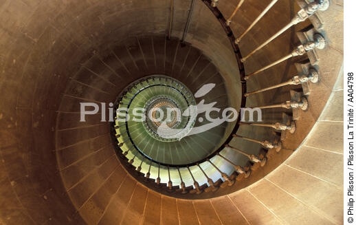 L'escalier du phare Les Baleines. - © Philip Plisson / Plisson La Trinité / AA04798 - Nos reportages photos - Détails