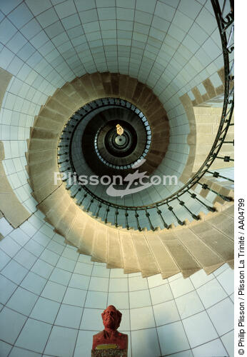 L'escalier du phare de l'Ile Vierge. - © Philip Plisson / Plisson La Trinité / AA04799 - Nos reportages photos - Ile Vierge [L']