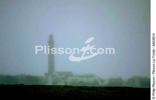 Le Goulphar sous la brume. - © Philip Plisson / Plisson La Trinité / AA04814 - Photo Galleries - Belle-Ile