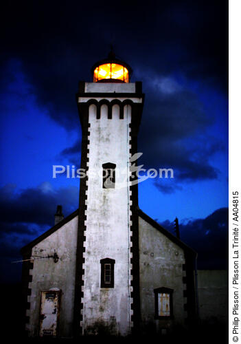 Le phare des Poulains la nuit. - © Philip Plisson / Plisson La Trinité / AA04815 - Nos reportages photos - Phare [56]
