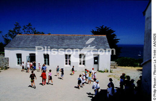 L'école de Houat. - © Philip Plisson / Plisson La Trinité / AA04826 - Photo Galleries - Roof