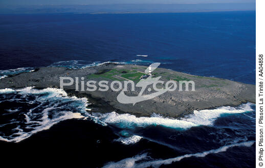 Vue aérienne du phare d'Eeragh. - © Philip Plisson / Plisson La Trinité / AA04858 - Nos reportages photos - Irlande