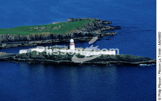 Le phare de Rotten Island. - © Philip Plisson / Plisson La Trinité / AA04860 - Nos reportages photos - Irlande