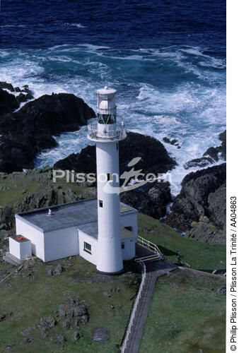 Le phare d'Inishtrahull. - © Philip Plisson / Plisson La Trinité / AA04863 - Nos reportages photos - Activité maritime