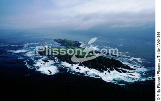 L'ile d'Inishtrahull à l'extrème nord de l'Irlande. - © Philip Plisson / Plisson La Trinité / AA04866 - Nos reportages photos - Activité maritime