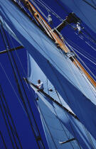 Equipiers dans la mature. © Philip Plisson / Plisson La Trinité / AA04920 - Photo Galleries - Three-masted schooner
