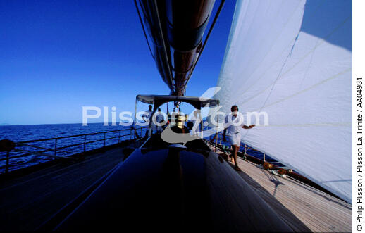 Les equipiers sur le pont. - © Philip Plisson / Plisson La Trinité / AA04931 - Photo Galleries - Crew member