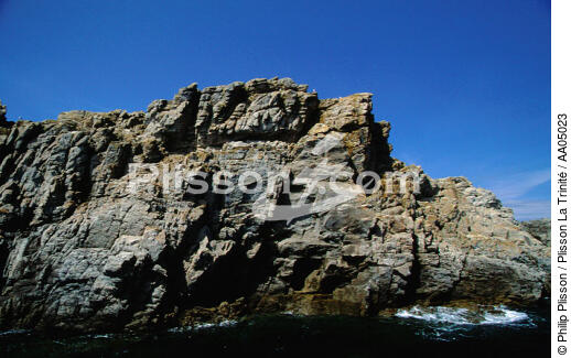Rochers sur la côte du Stiff à Ouessant. - © Philip Plisson / Plisson La Trinité / AA05023 - Photo Galleries - Ouessant