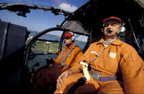 La sécurité civile. © Philip Plisson / Plisson La Trinité / AA05048 - Photo Galleries - Helicopter pilot