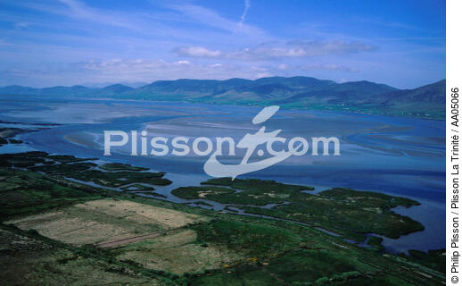 La baie de Dingle. - © Philip Plisson / Plisson La Trinité / AA05066 - Nos reportages photos - Irlande, l'île verte