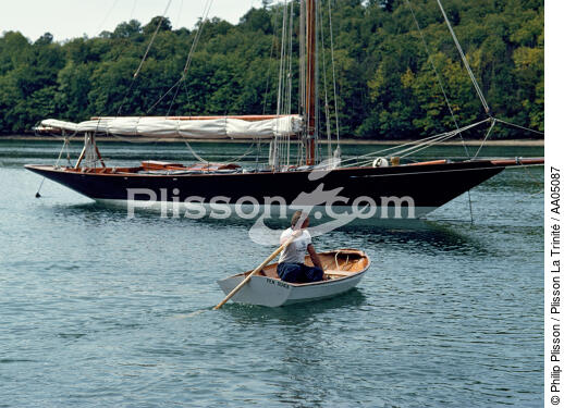 Pen Duick 1 sur l'Odet . - © Philip Plisson / Plisson La Trinité / AA05087 - Nos reportages photos - Navigateur