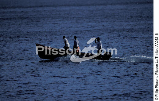 Pêcheurs. - © Philip Plisson / Plisson La Trinité / AA05218 - Photo Galleries - West indies [The]
