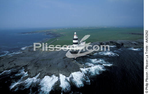 Le phare de Hook Point. - © Philip Plisson / Plisson La Trinité / AA05262 - Nos reportages photos - Phare [Irl]