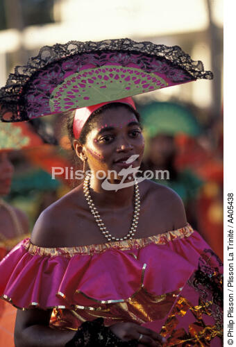 Femme en costume de carnaval [Martinique] - © Philip Plisson / Plisson La Trinité / AA05438 - Photo Galleries - Costume