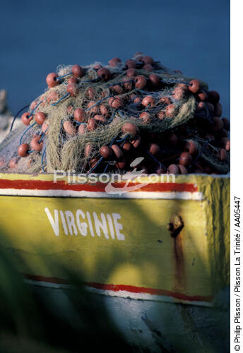 Bateau de pêche avec ses filets - © Philip Plisson / Plisson La Trinité / AA05447 - Photo Galleries - Fishing nets