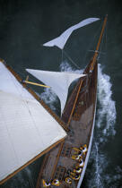 Voilier de tradition dans le Solent. © Philip Plisson / Plisson La Trinité / AA05528 - Nos reportages photos - Yachting