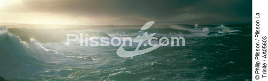 Ireland, Mayo County . - © Philip Plisson / Plisson La Trinité / AA05603 - Photo Galleries - Storm at sea
