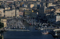 Le vieux port de Bastia. © Philip Plisson / Plisson La Trinité / AA05614 - Nos reportages photos - Eglise