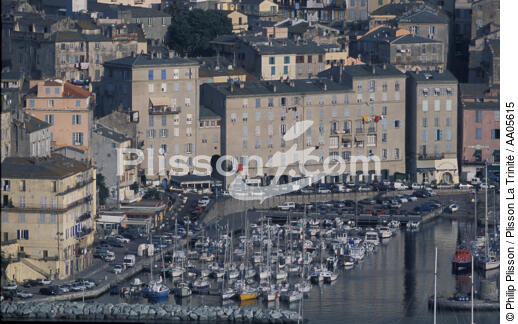 Le vieux port de Bastia. - © Philip Plisson / Plisson La Trinité / AA05615 - Photo Galleries - Town