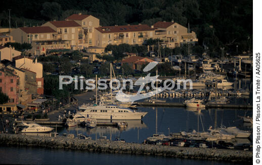 Port de Saint-Florent. - © Philip Plisson / Plisson La Trinité / AA05625 - Photo Galleries - Town [Corsica]