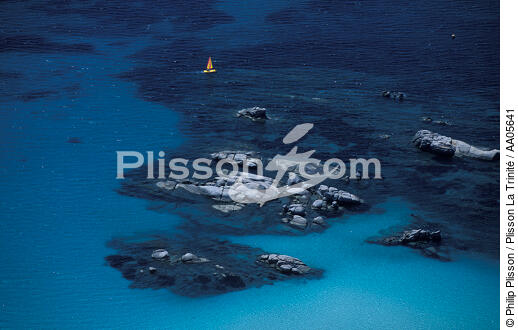 Mer et rochers . - © Philip Plisson / Plisson La Trinité / AA05641 - Photo Galleries - Rock