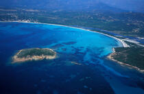 Golfe de Santa Giulia. Sud Est Corse. © Philip Plisson / Plisson La Trinité / AA05723 - Nos reportages photos - Vue aérienne