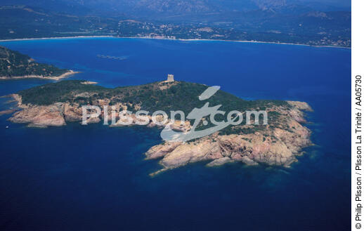 Paysage Est de la Corse. - © Philip Plisson / Plisson La Trinité / AA05730 - Nos reportages photos - Montagne