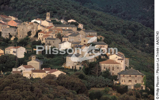 Village dans le Cap Corse. - © Philip Plisson / Plisson La Trinité / AA05740 - Photo Galleries - Details