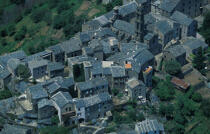 Village en Corse. © Philip Plisson / Plisson La Trinité / AA05753 - Photo Galleries - Aerial shot
