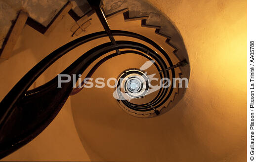 L'escalier du phare de l'île d'Yeu. - © Guillaume Plisson / Plisson La Trinité / AA05788 - Nos reportages photos - Détails