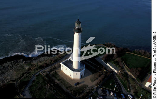 Le phare de la pointe St Martin à Biarritz. - © Philip Plisson / Plisson La Trinité / AA05812 - Nos reportages photos - Biarritz