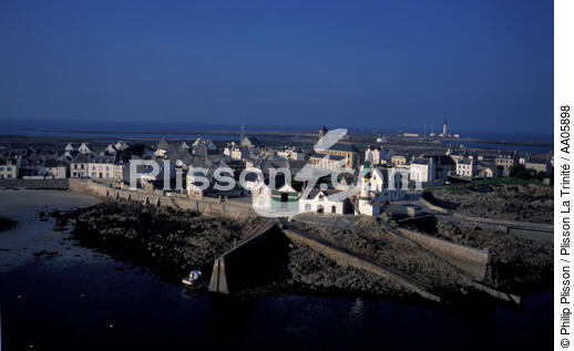 Le port de Sein. - © Philip Plisson / Plisson La Trinité / AA05898 - Photo Galleries - Sein [The Island of]
