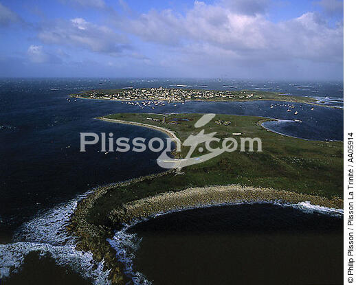 L'île de Molène. - © Philip Plisson / Plisson La Trinité / AA05914 - Photo Galleries - Square format