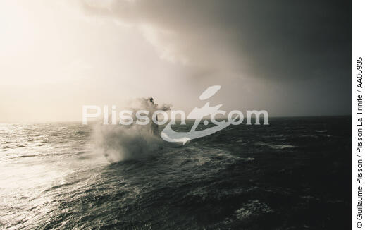 Vague sur le Four. - © Guillaume Plisson / Plisson La Trinité / AA05935 - Photo Galleries - Maritime activity