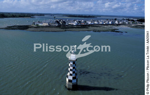 L'Ile-Tudy et le phare des Perdrix. - © Philip Plisson / Plisson La Trinité / AA05941 - Nos reportages photos - Ile-Tudy