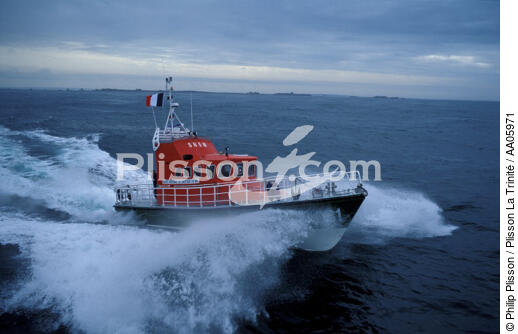 Canot de sauvetage d'Ouessant. - © Philip Plisson / Plisson La Trinité / AA05971 - Nos reportages photos - SNSM