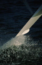 Un des foil de l' Hydroptère. © Gilles Martin-Raget / Plisson La Trinité / AA04502 - Nos reportages photos - Elément d'un bateau
