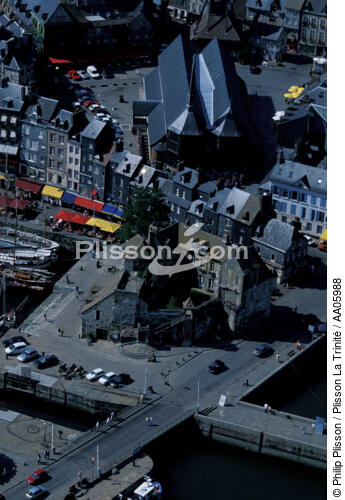 Honfleur. - © Philip Plisson / Plisson La Trinité / AA05988 - Photo Galleries - Roof