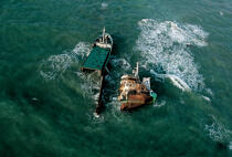 Fortune de mer devant les Sables d'Olonne. © Philip Plisson / Plisson La Trinité / AA06020 - Photo Galleries - Maritime transport