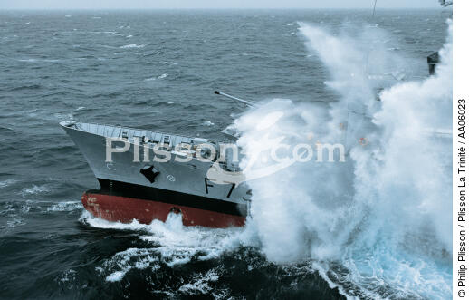Frégate Le Germinal. - © Philip Plisson / Plisson La Trinité / AA06023 - Nos reportages photos - Activité maritime