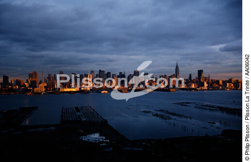 Manhattan, quartier new-yorkais et l'Hudson River. - © Philip Plisson / Plisson La Trinité / AA06042 - Photo Galleries - River