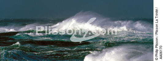 Mer déchainée sur la côte irlandaise. - © Philip Plisson / Plisson La Trinité / AA06170 - Nos reportages photos - Irlande