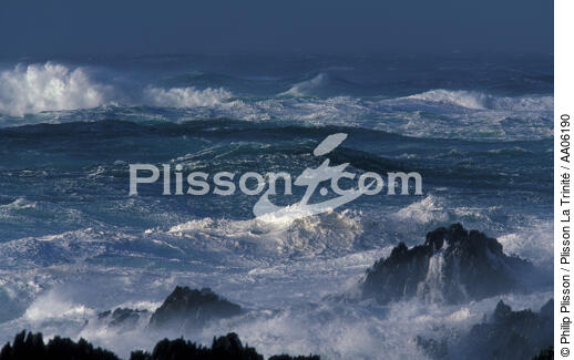 Mer agitée sur les côtes irlandaises. - © Philip Plisson / Plisson La Trinité / AA06190 - Nos reportages photos - Tempête